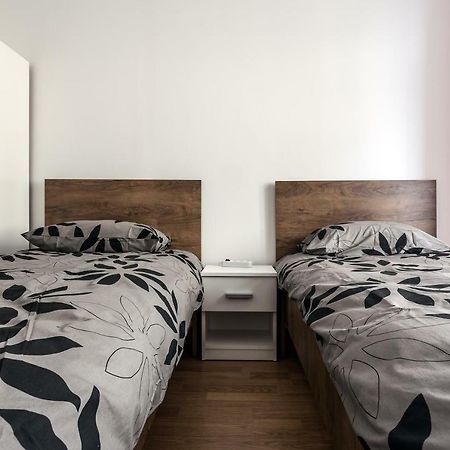 Modern Apartment In Lviv Historic Centre Экстерьер фото