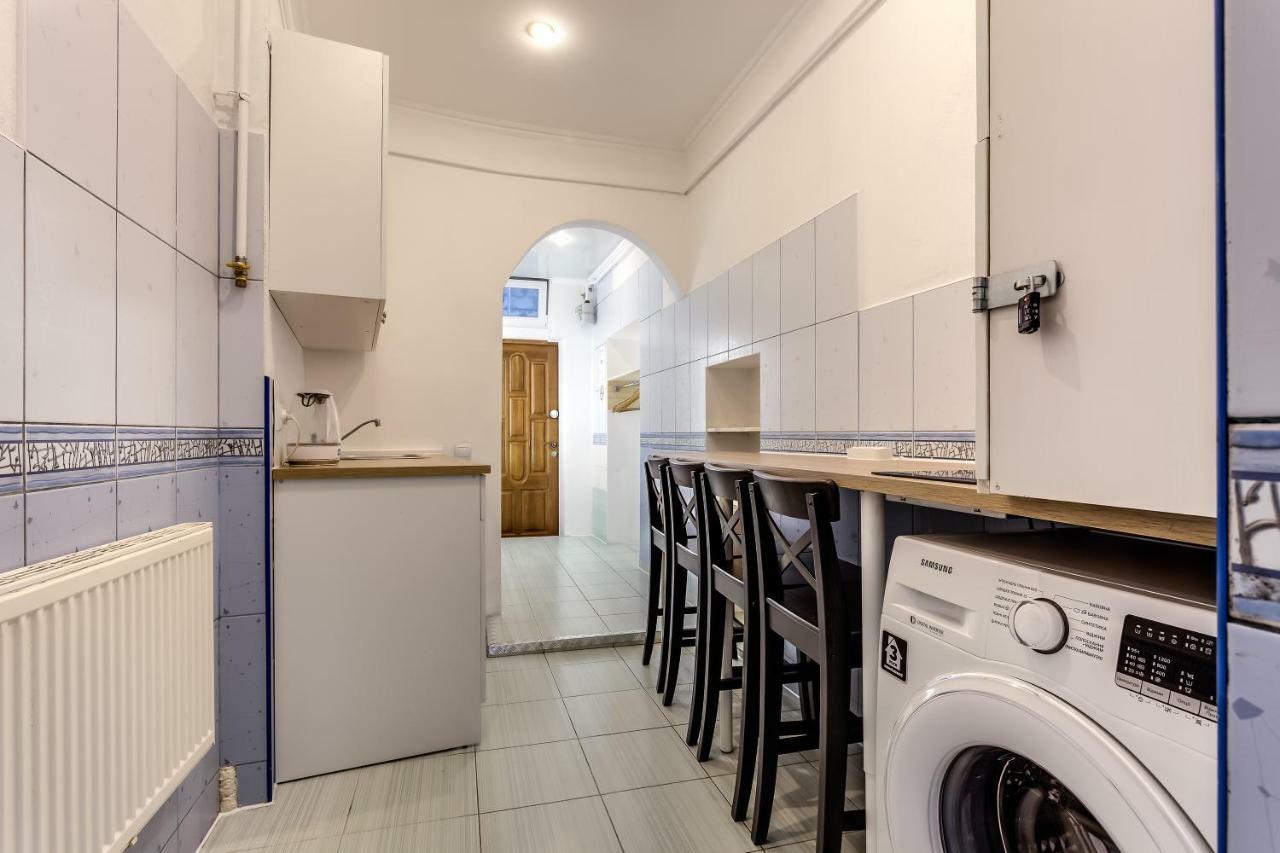 Modern Apartment In Lviv Historic Centre Экстерьер фото